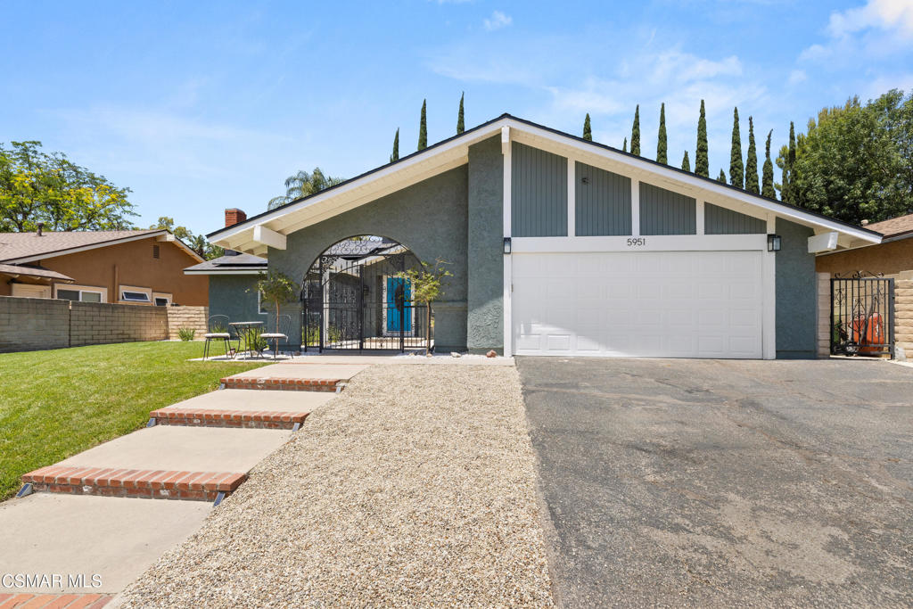 5951 Serena Street Simi Valley, CA 93063 - Photo 2 of 28