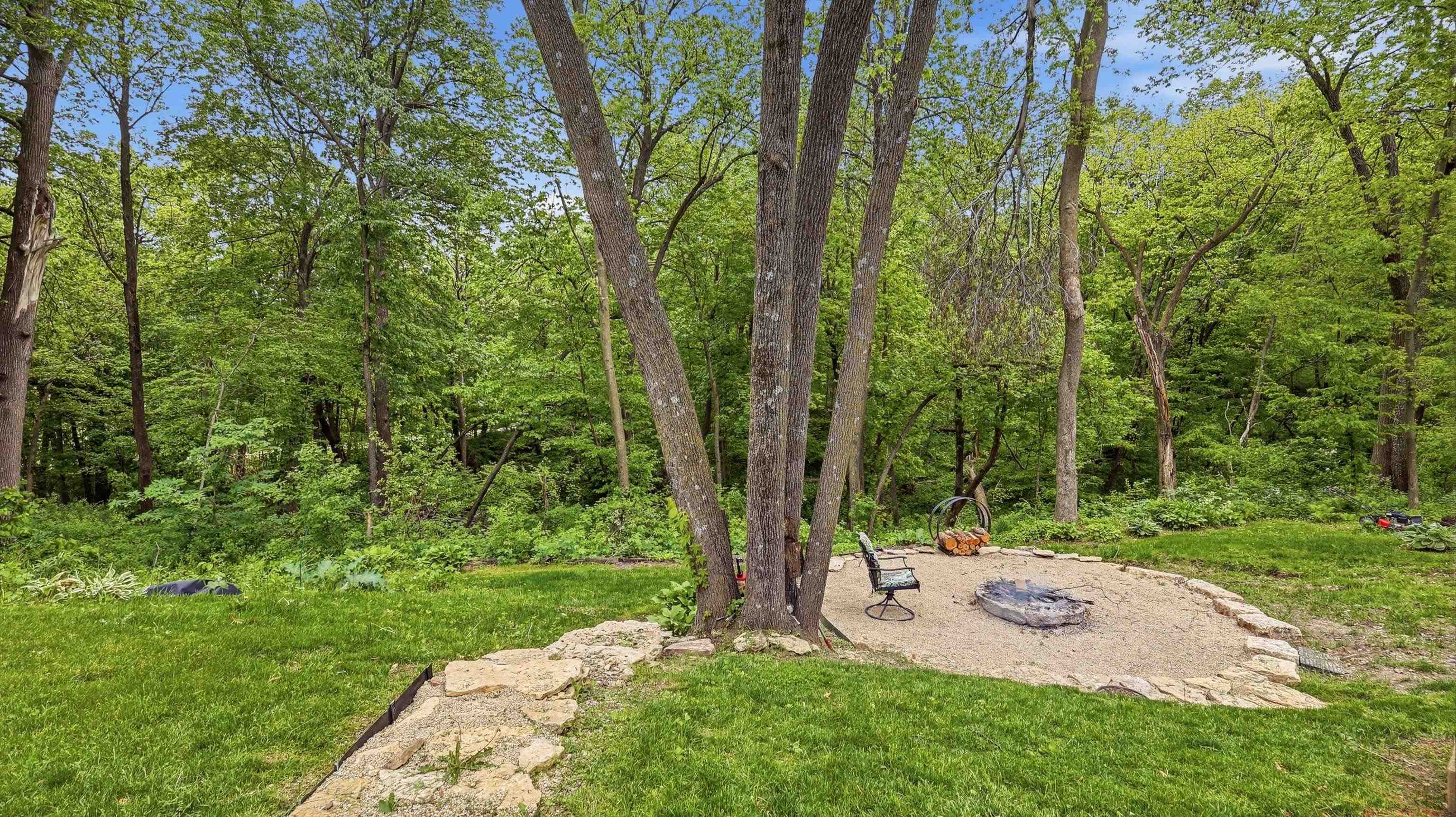 13 Signal Point Lane Galena, IL 61036 - Photo 44 of 47 a view of a backyard with large trees