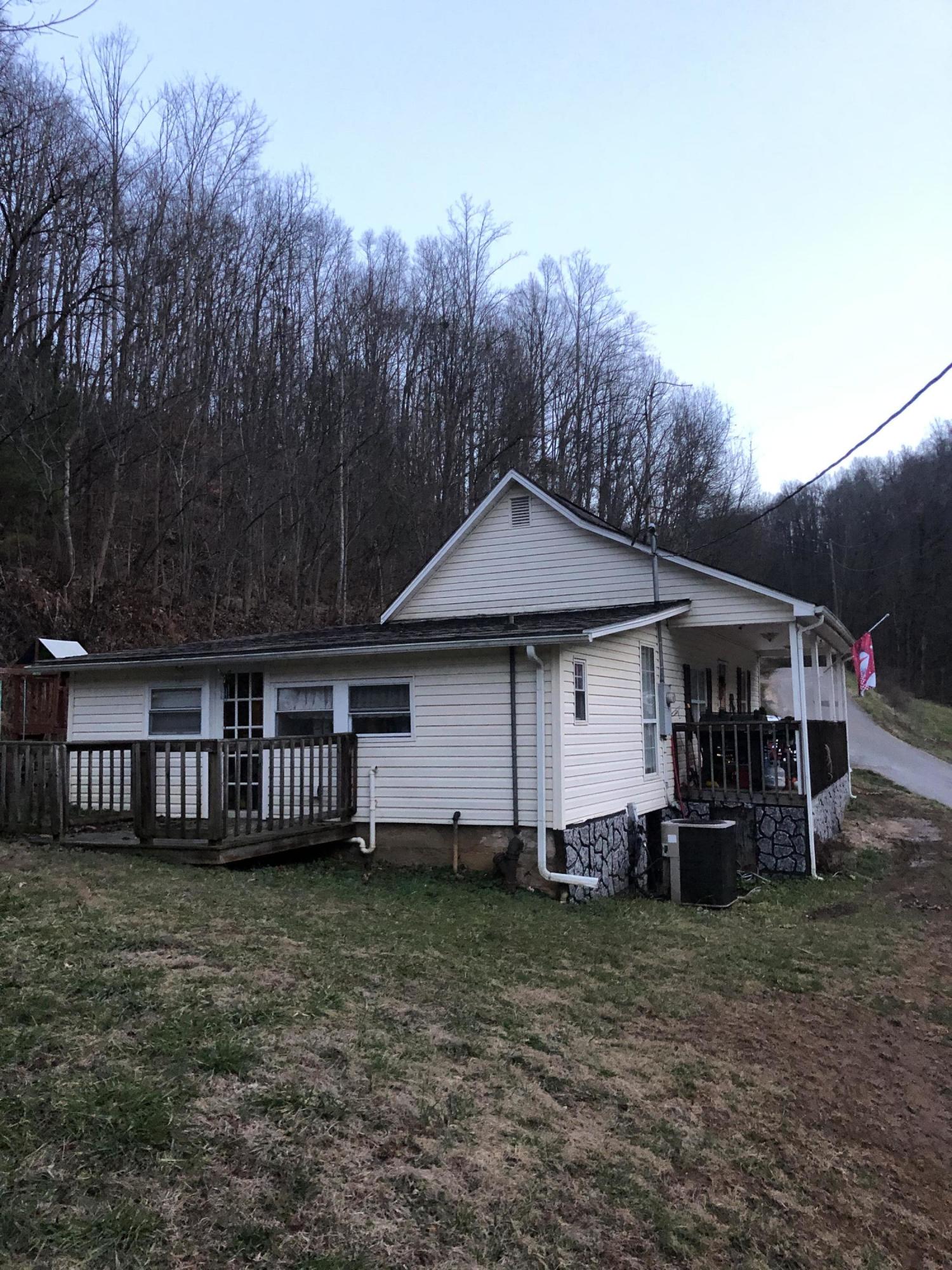 260 Tester Road Elizabethton, TN 37643 - Photo 3 of 4 IMG_1096