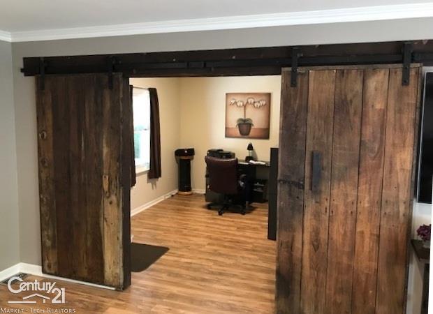 11176 North Pearson Road Utica, MI 48315 - Photo 26 of 48 Barn door entry