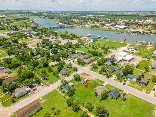 $23,000 | 727 West Broad Street, Freeport, TX 77541