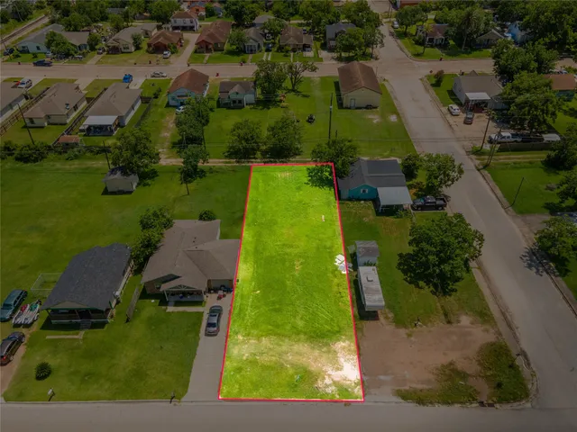 $23,000 | 727 West Broad Street, Freeport, TX 77541