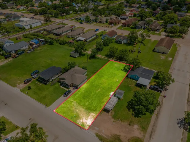 $23,000 | 727 West Broad Street, Freeport, TX 77541