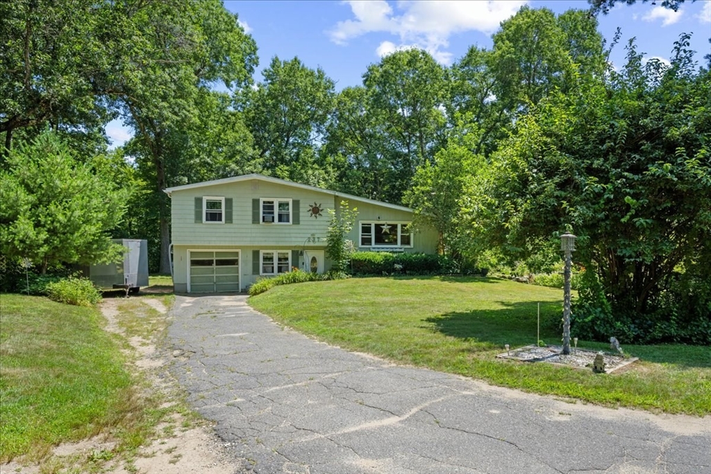 237 Boston Road Palmer, MA 01069 - Photo 2 of 41