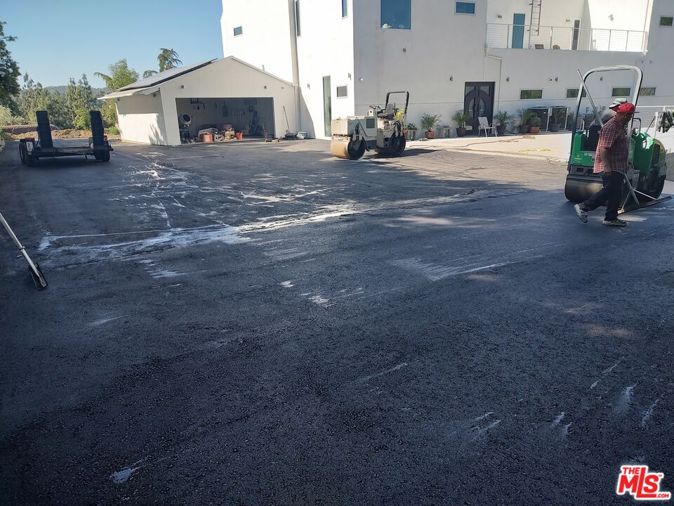 Undisclosed Address Woodland Hills, CA 91367 - Photo 12 of 75