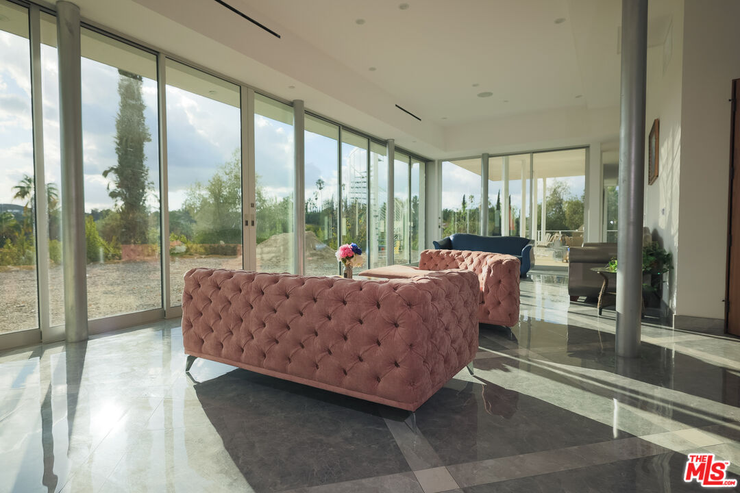 Undisclosed Address Woodland Hills, CA 91367 - Photo 44 of 75