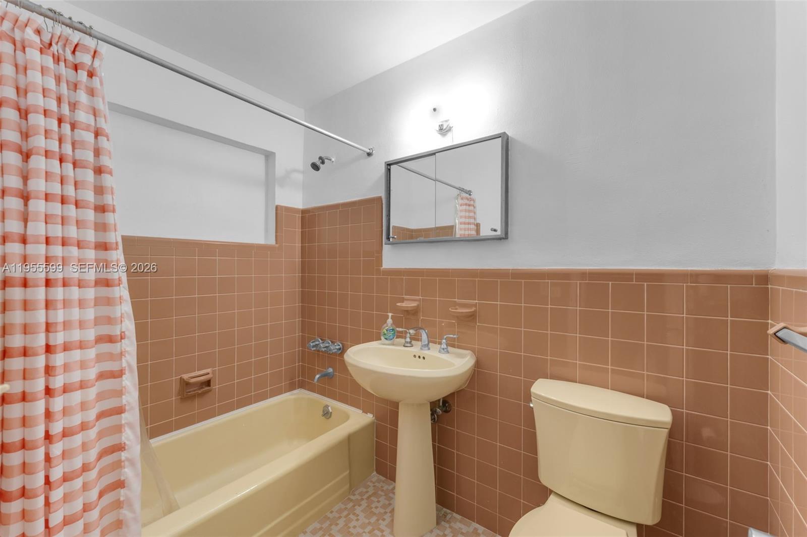 11401 Southwest 57th Street Miami, FL 33173 - Photo 15 of 35