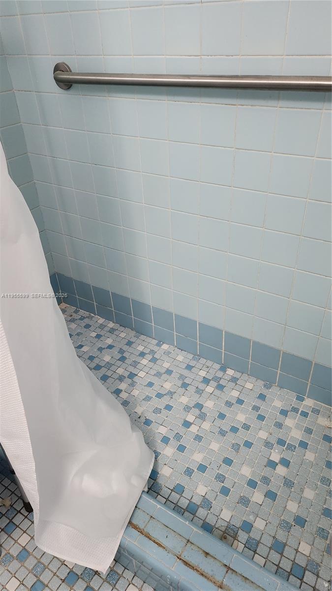 11401 Southwest 57th Street Miami, FL 33173 - Photo 27 of 35 Shower in primary bathroom