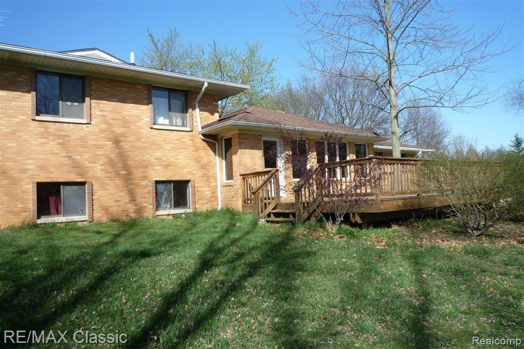1875 East Coon Lake Road Howell, MI 48843 - Photo 2 of 11 Welcome Home!