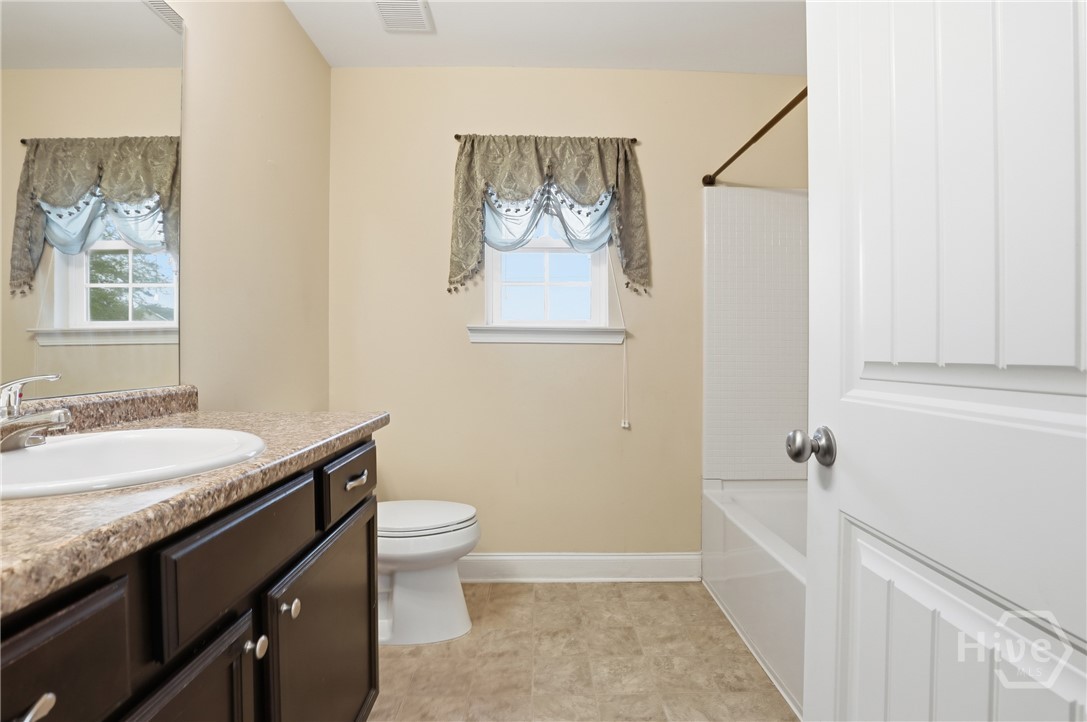 25 Frank Edwards Road Ellabell, GA 31308 - Photo 23 of 31 bathroom for seconday bedrooms