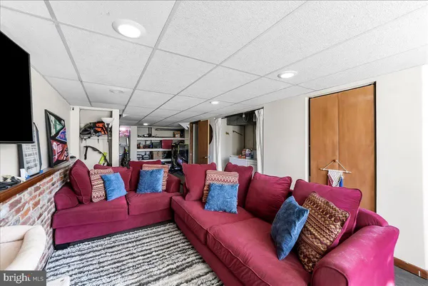 $219,900 | 2313 Delmar Drive, Folcroft, PA 19032