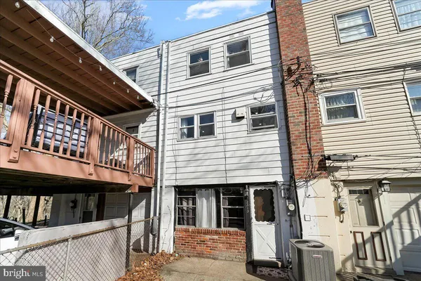 $219,900 | 2313 Delmar Drive, Folcroft, PA 19032