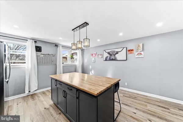 $219,900 | 2313 Delmar Drive, Folcroft, PA 19032