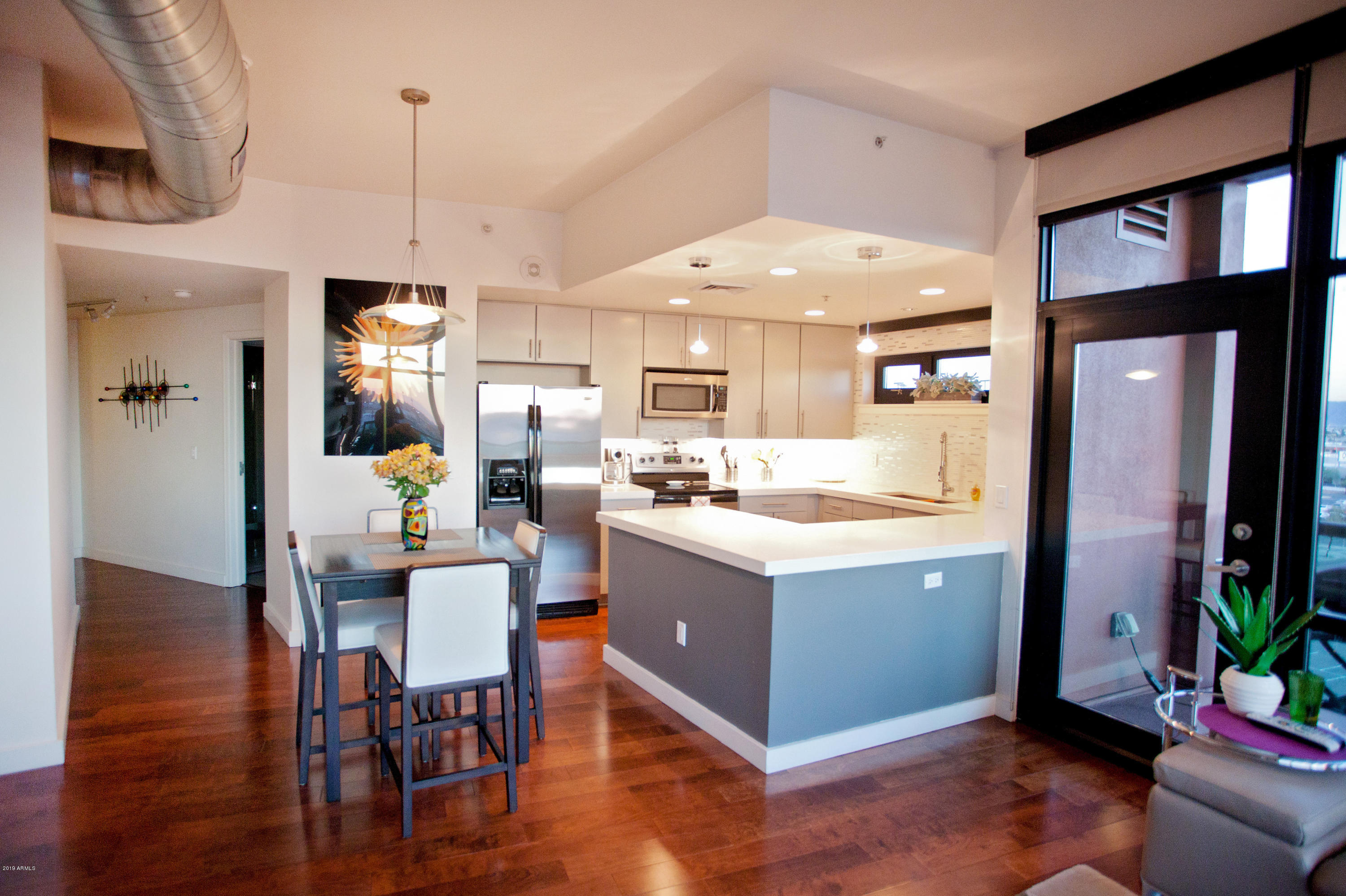 310 South 4th Street, Unit 601 Phoenix, AZ 85004 - Photo 5 of 37 Dining area
