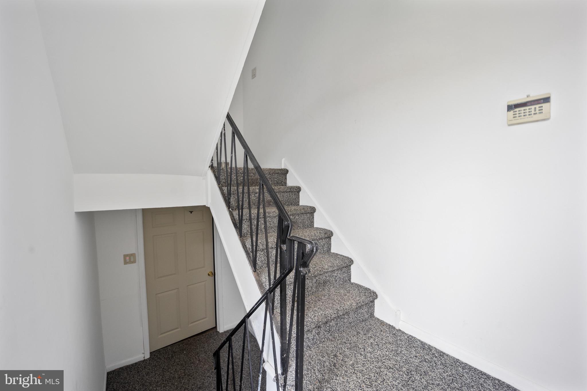 9120 Ryerson Road Philadelphia, PA 19114 - Photo 3 of 27