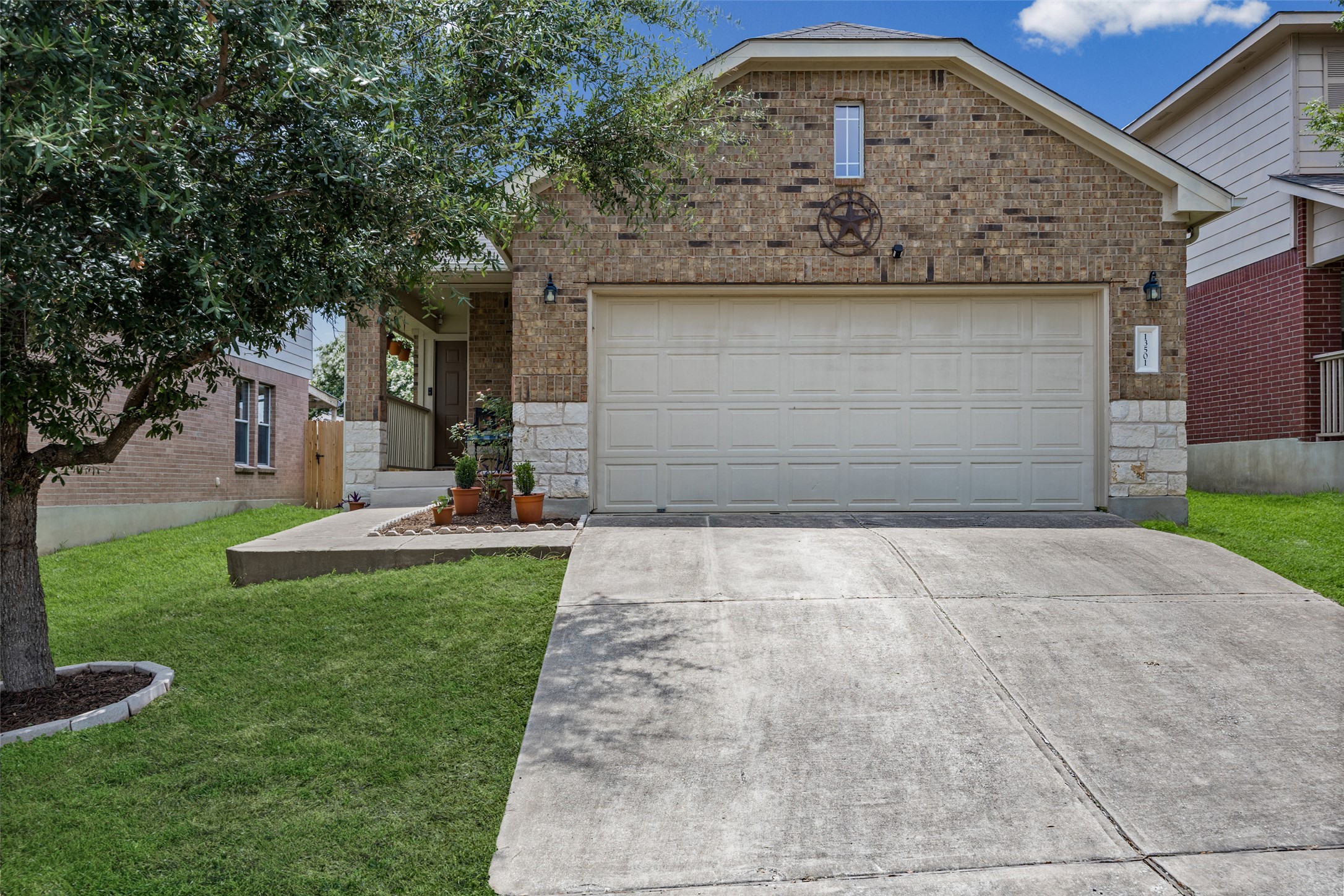 Welcome to 13501 Lismore Lane
