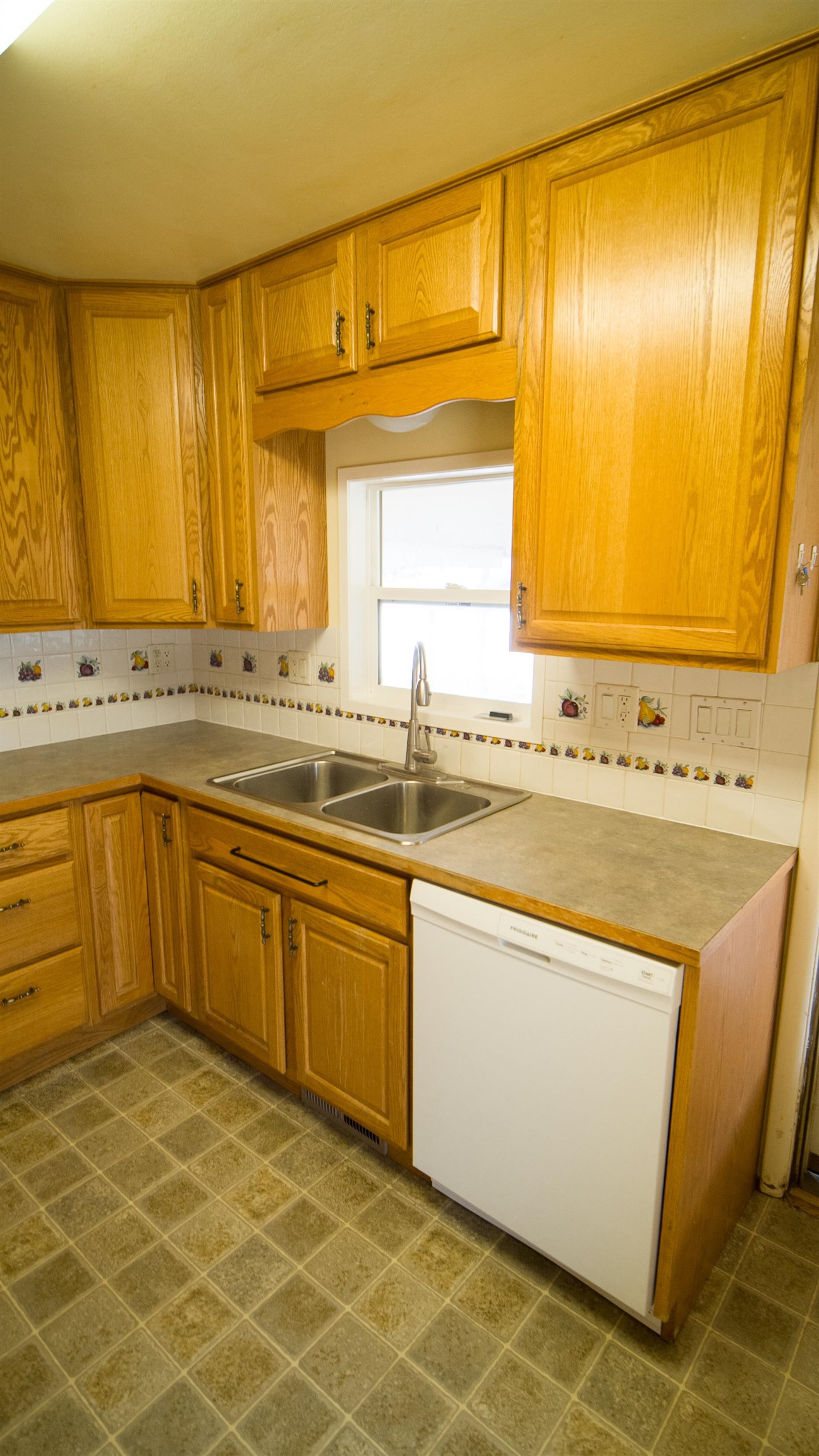 604 East Queen Avenue Spokane, WA 99207 - Photo 15 of 41