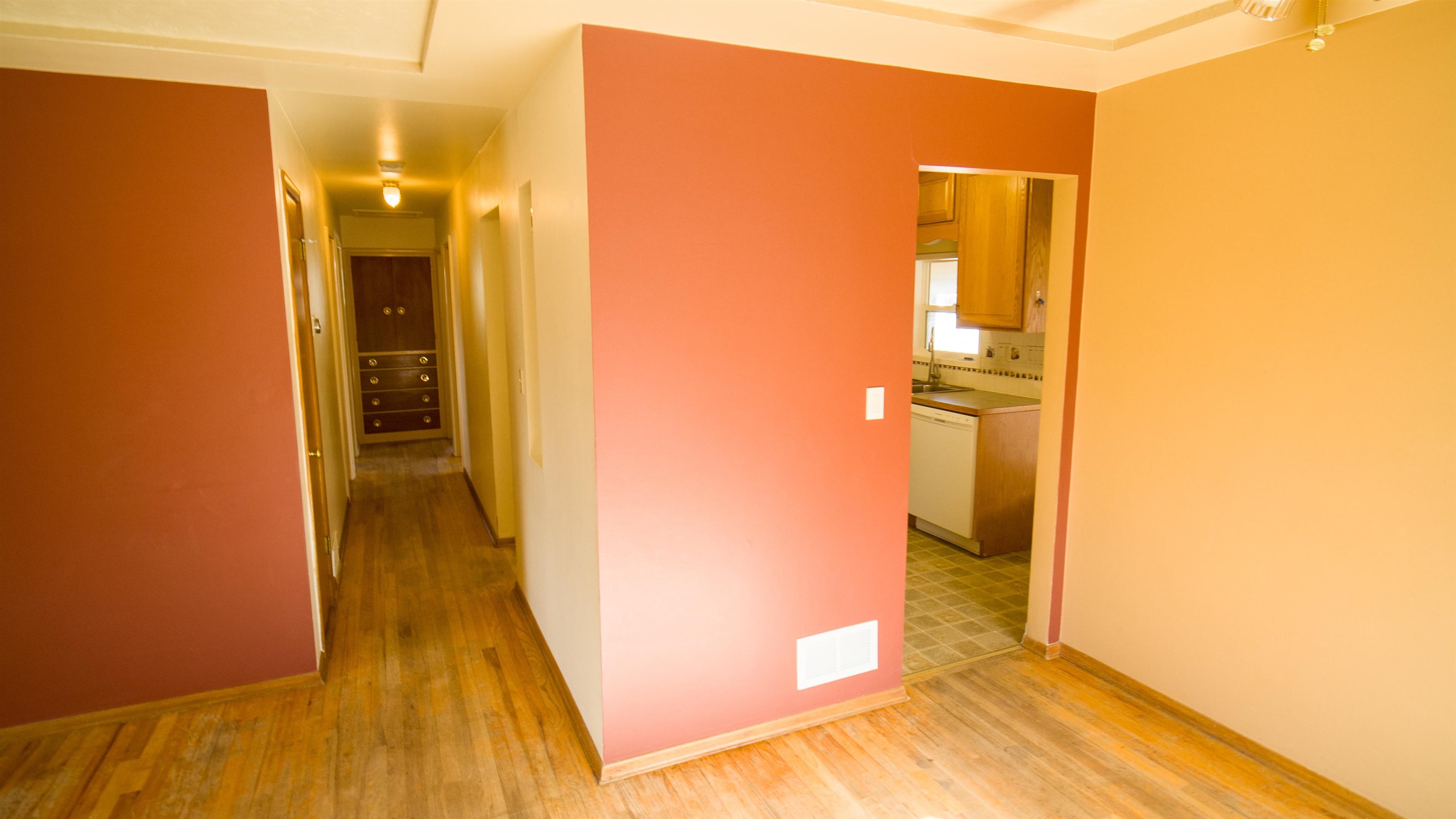 604 East Queen Avenue Spokane, WA 99207 - Photo 17 of 41