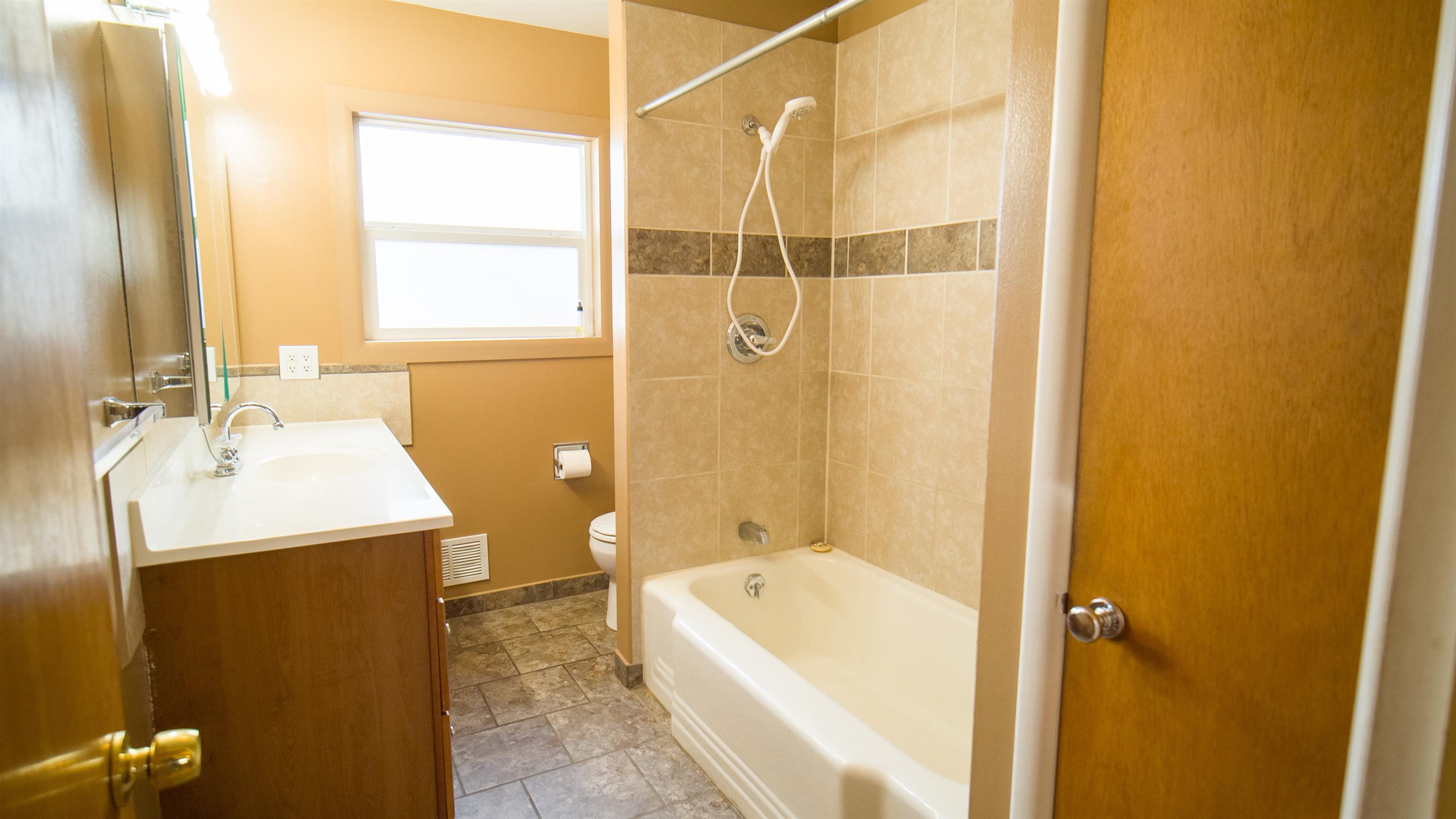 604 East Queen Avenue Spokane, WA 99207 - Photo 23 of 41