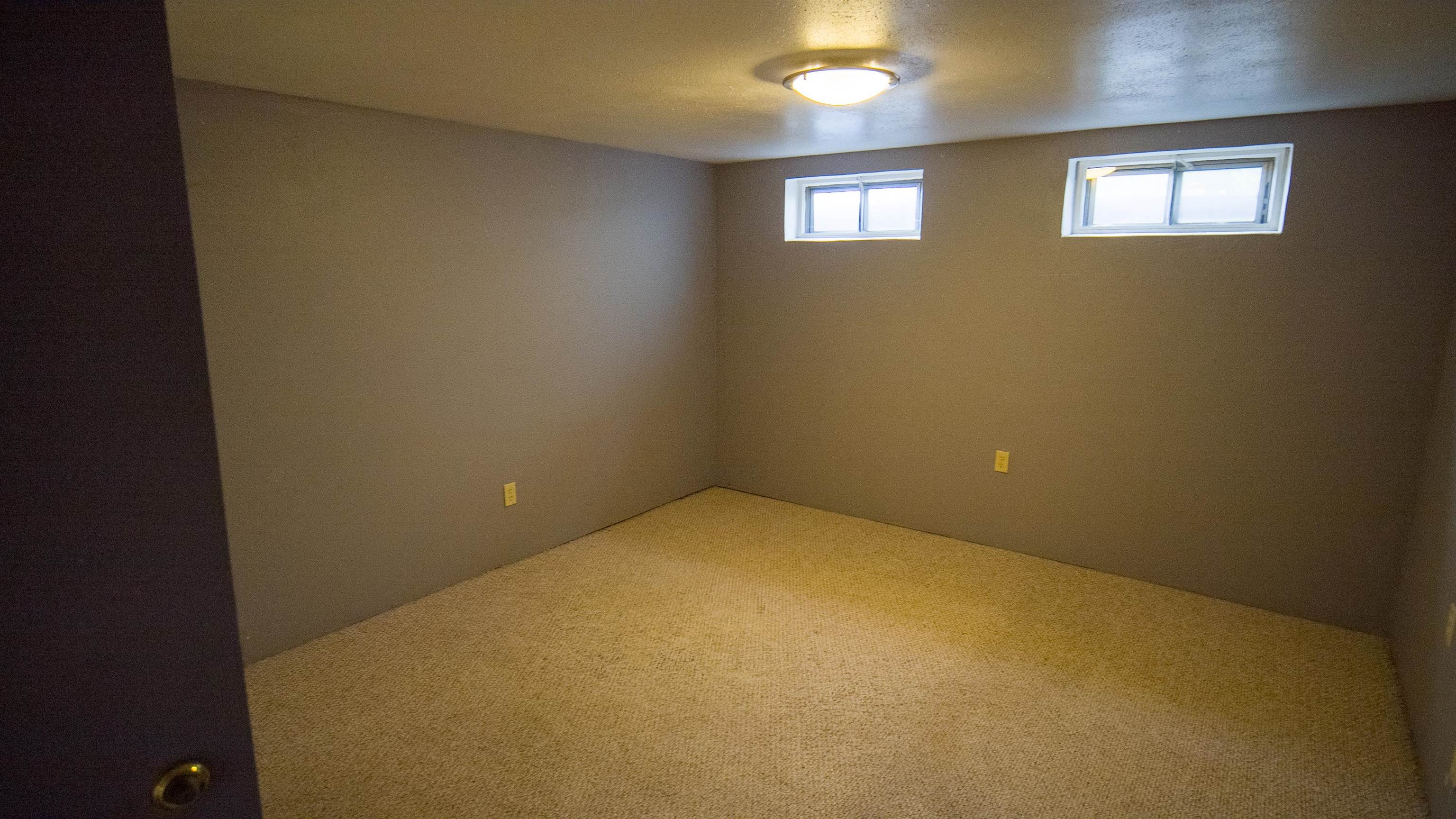 604 East Queen Avenue Spokane, WA 99207 - Photo 26 of 41