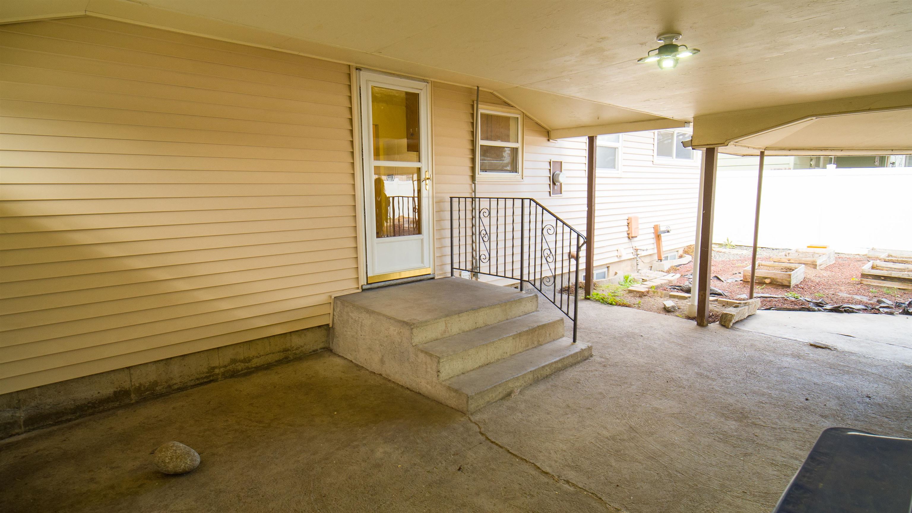 604 East Queen Avenue Spokane, WA 99207 - Photo 35 of 41