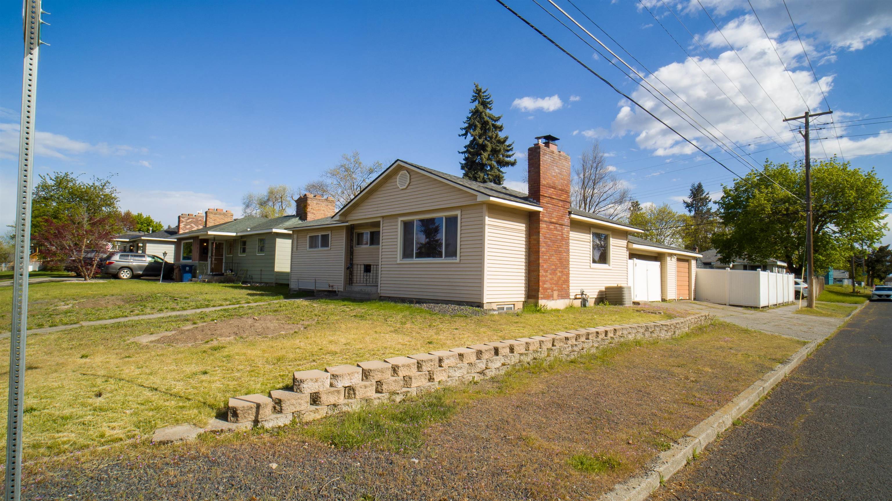 604 East Queen Avenue Spokane, WA 99207 - Photo 4 of 41
