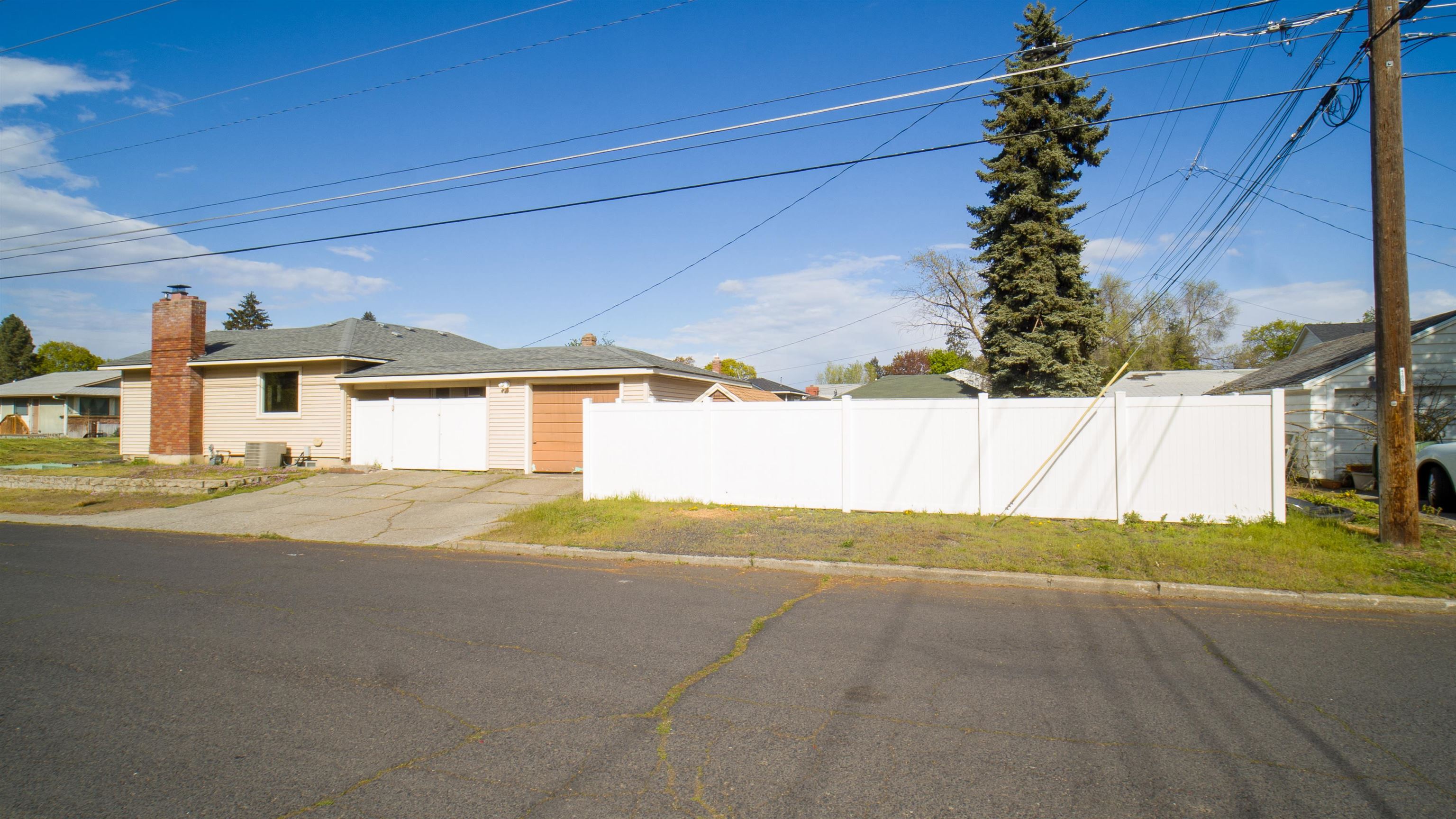 604 East Queen Avenue Spokane, WA 99207 - Photo 5 of 41