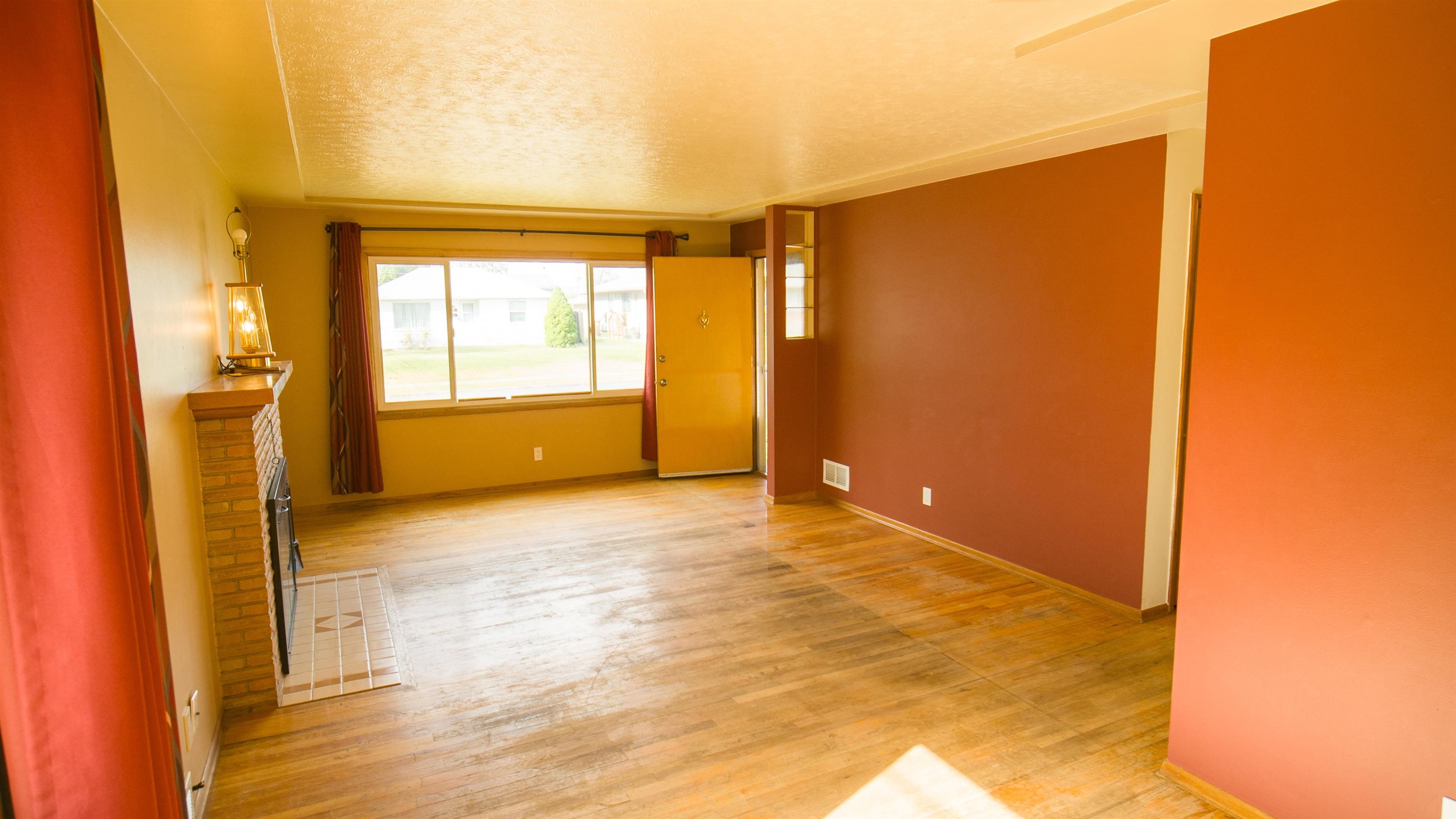 604 East Queen Avenue Spokane, WA 99207 - Photo 8 of 41