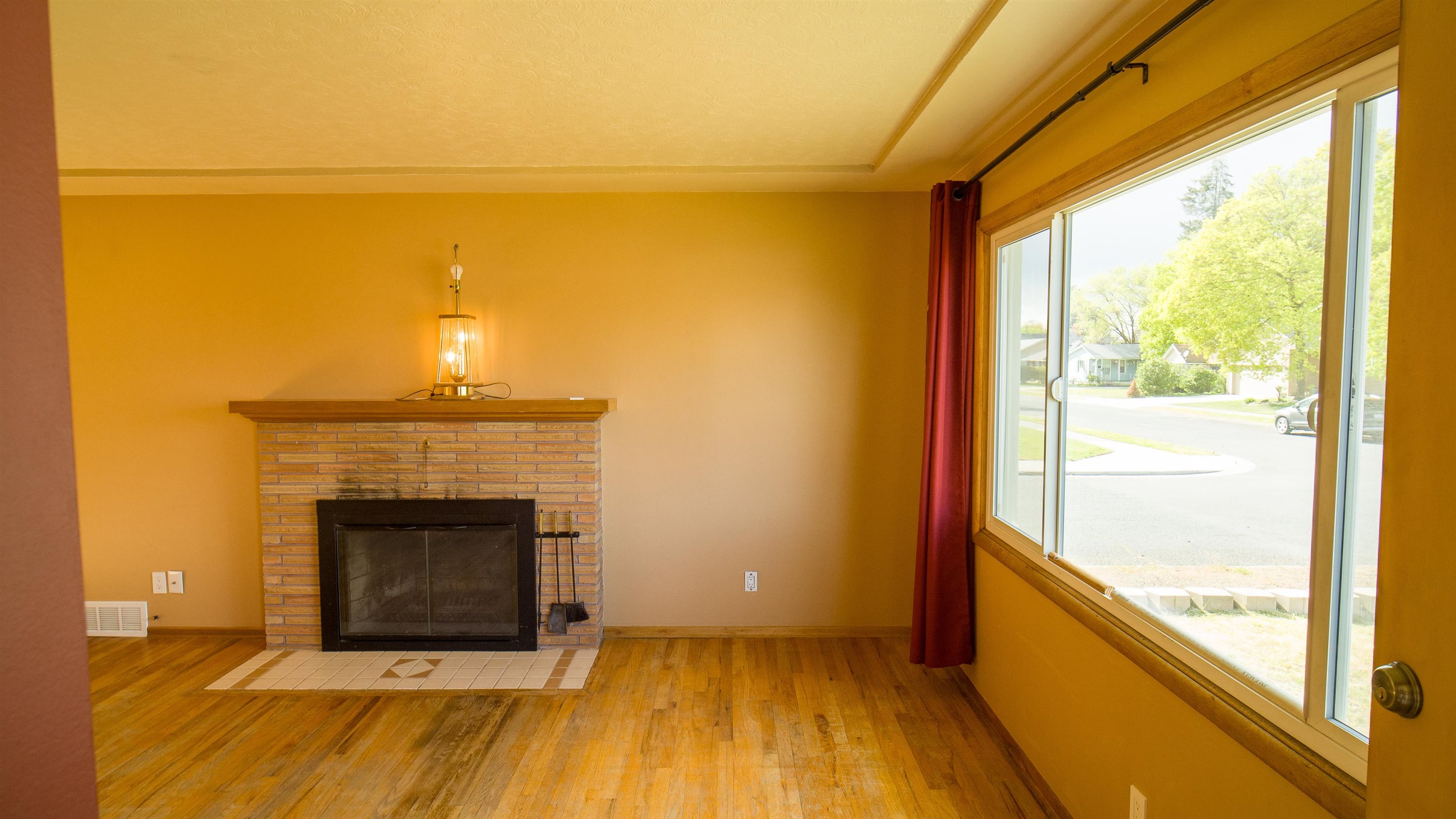 604 East Queen Avenue Spokane, WA 99207 - Photo 9 of 41