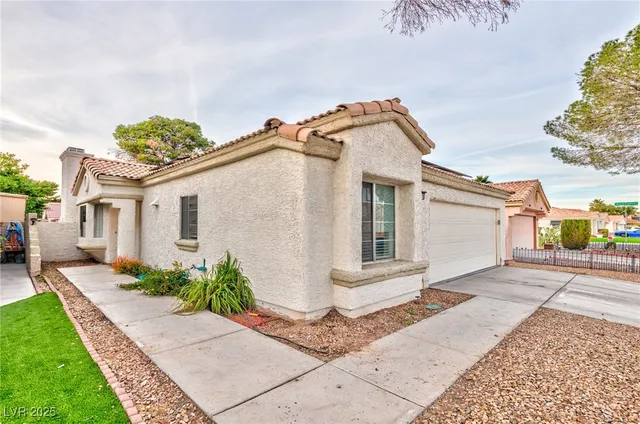 $2,000 | 7219 Nordic Lights Drive, Las Vegas, NV 89119