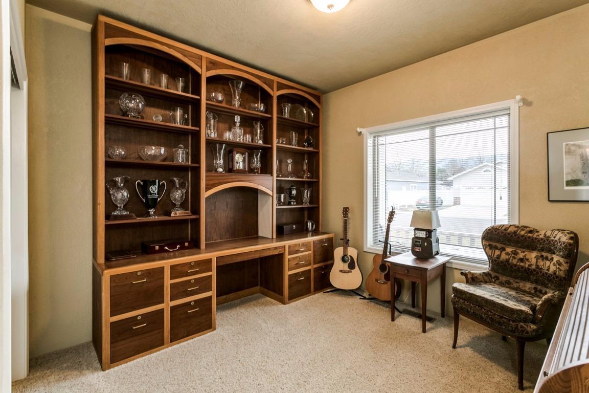 320 Donna Way Central Point, OR 97502 - Photo 5 of 26 Additional Photo