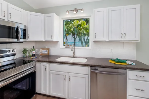$698,800 | 29048 Iris Drive, Big Pine Key, FL 33043