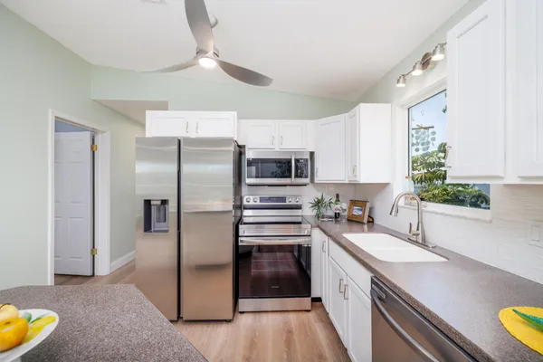 $698,800 | 29048 Iris Drive, Big Pine Key, FL 33043