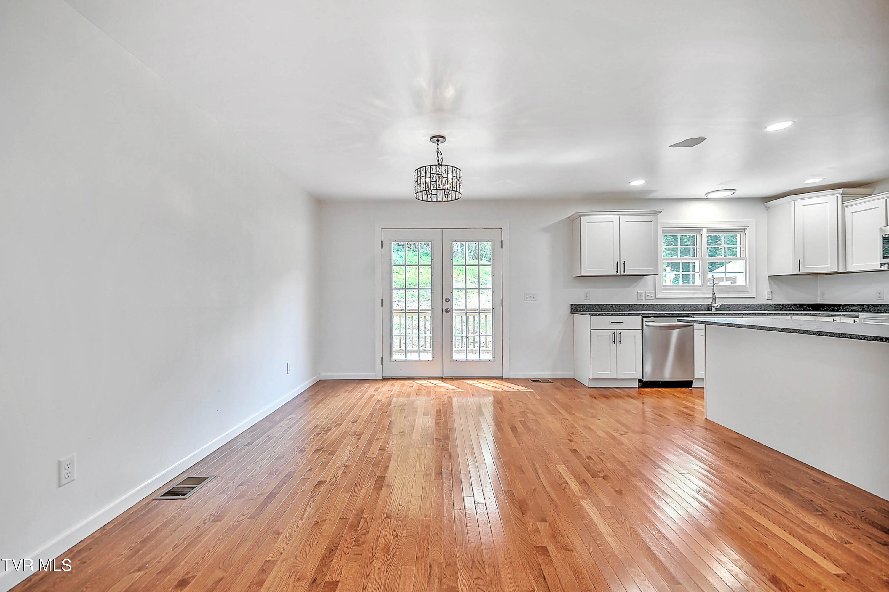 476 Norris Road Butler, TN 37640 - Photo 11 of 43 476 Norris DST-11