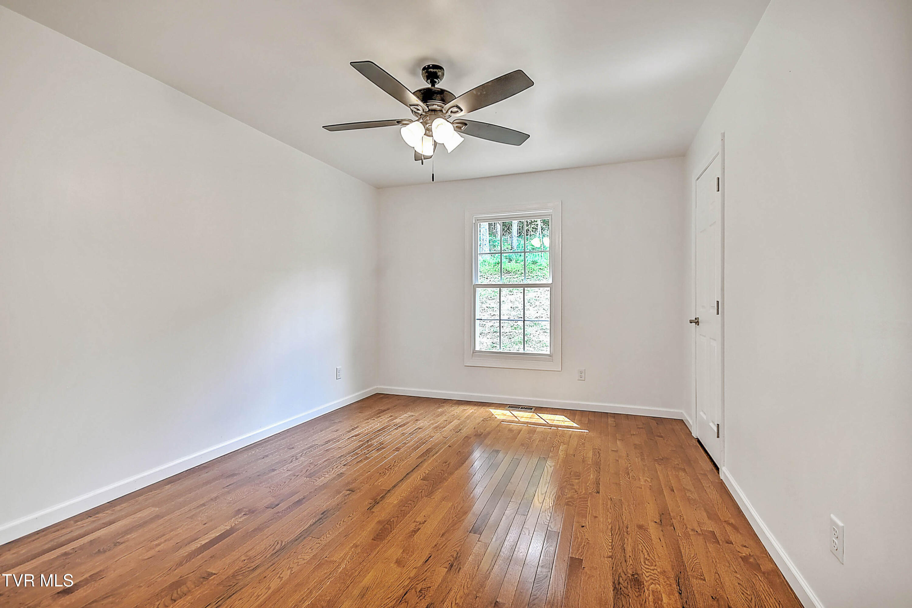 476 Norris Road Butler, TN 37640 - Photo 23 of 43 476 Norris DST-23