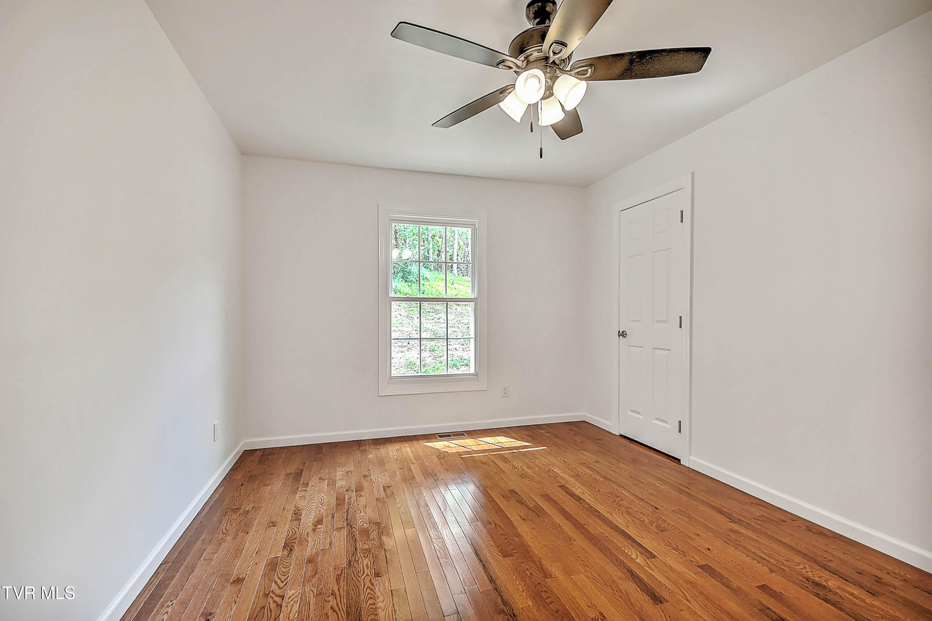 476 Norris Road Butler, TN 37640 - Photo 25 of 43 476 Norris DST-25