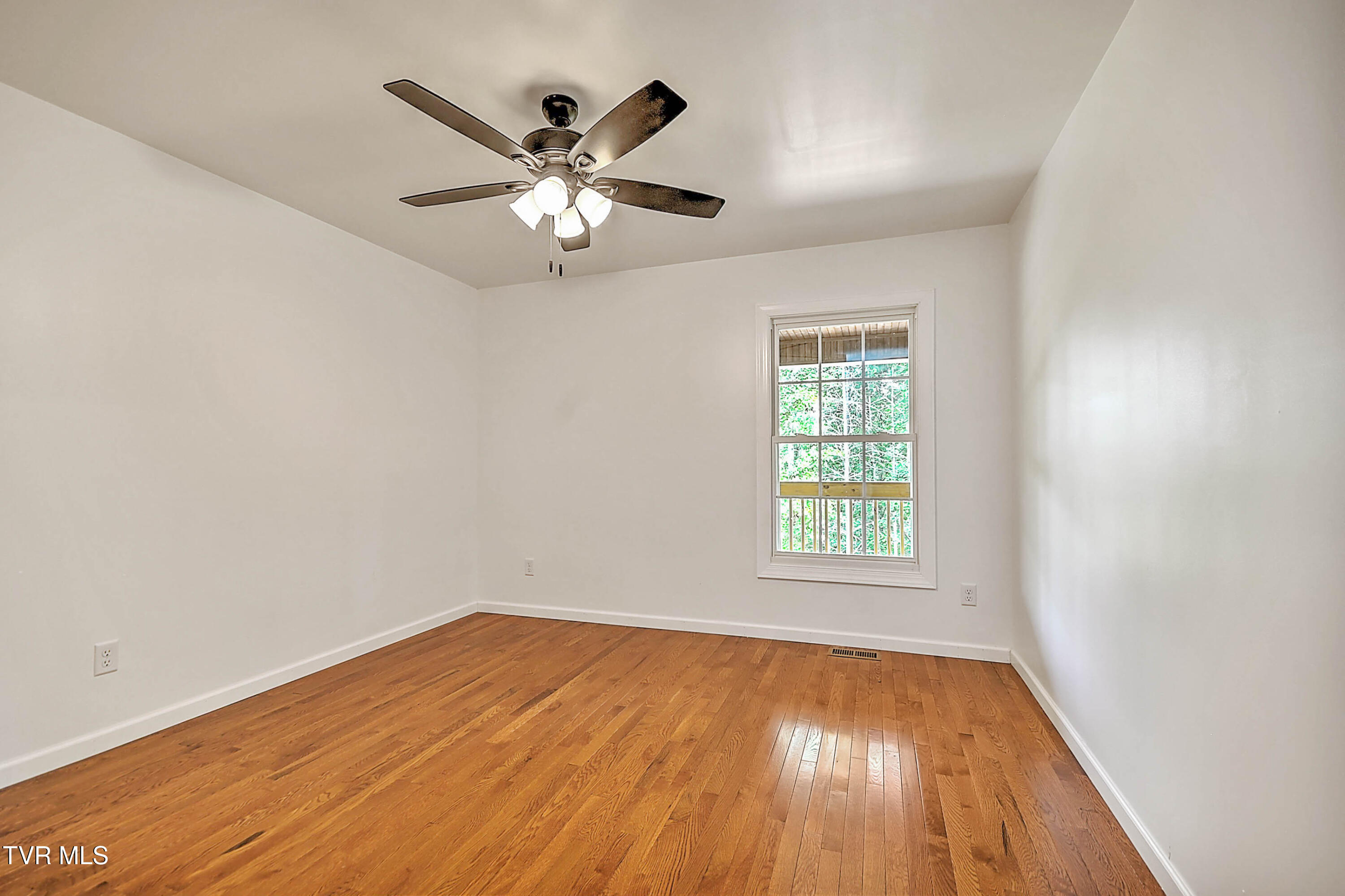 476 Norris Road Butler, TN 37640 - Photo 26 of 43 476 Norris DST-26