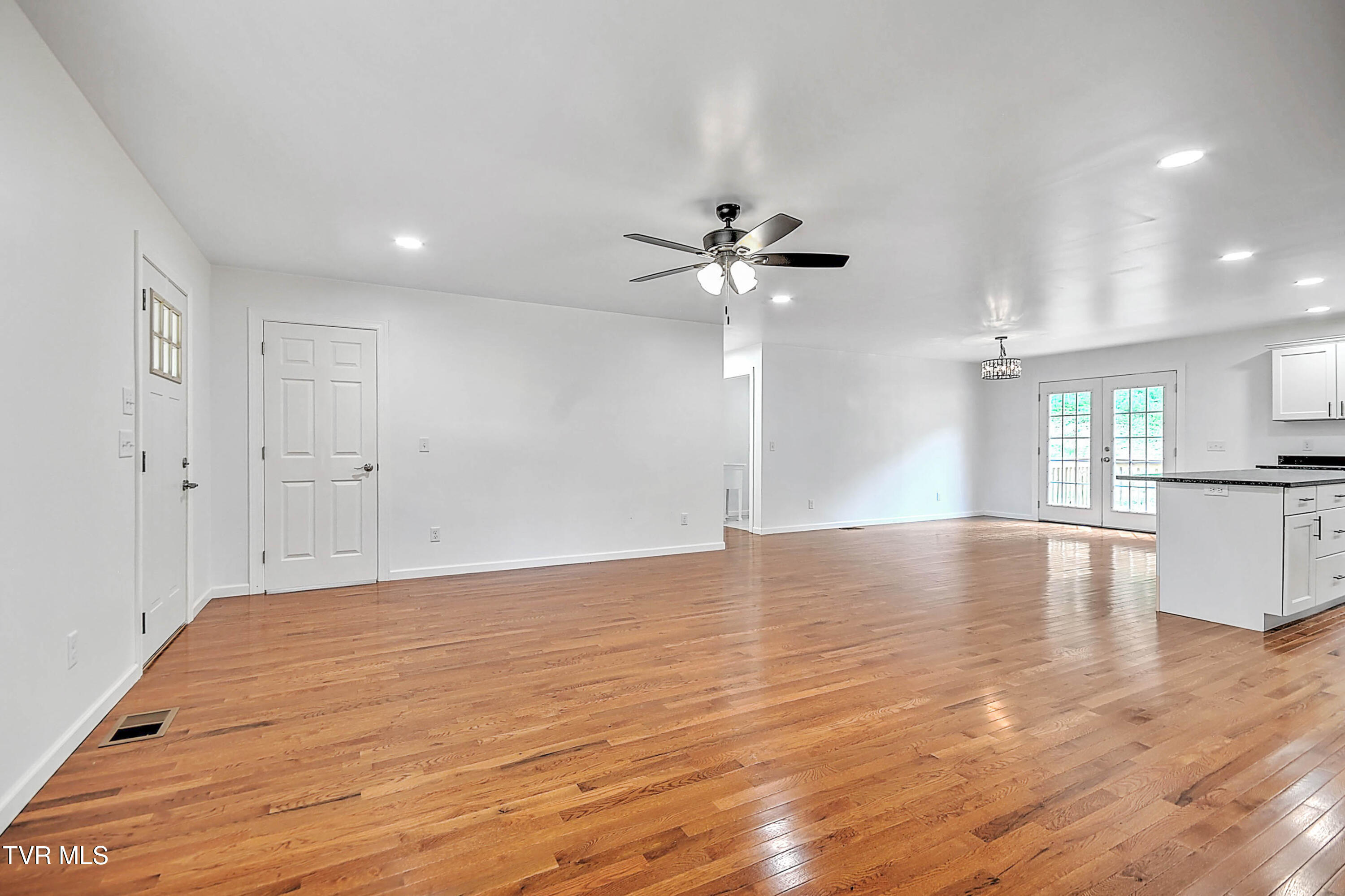 476 Norris Road Butler, TN 37640 - Photo 8 of 43 476 Norris DST-8