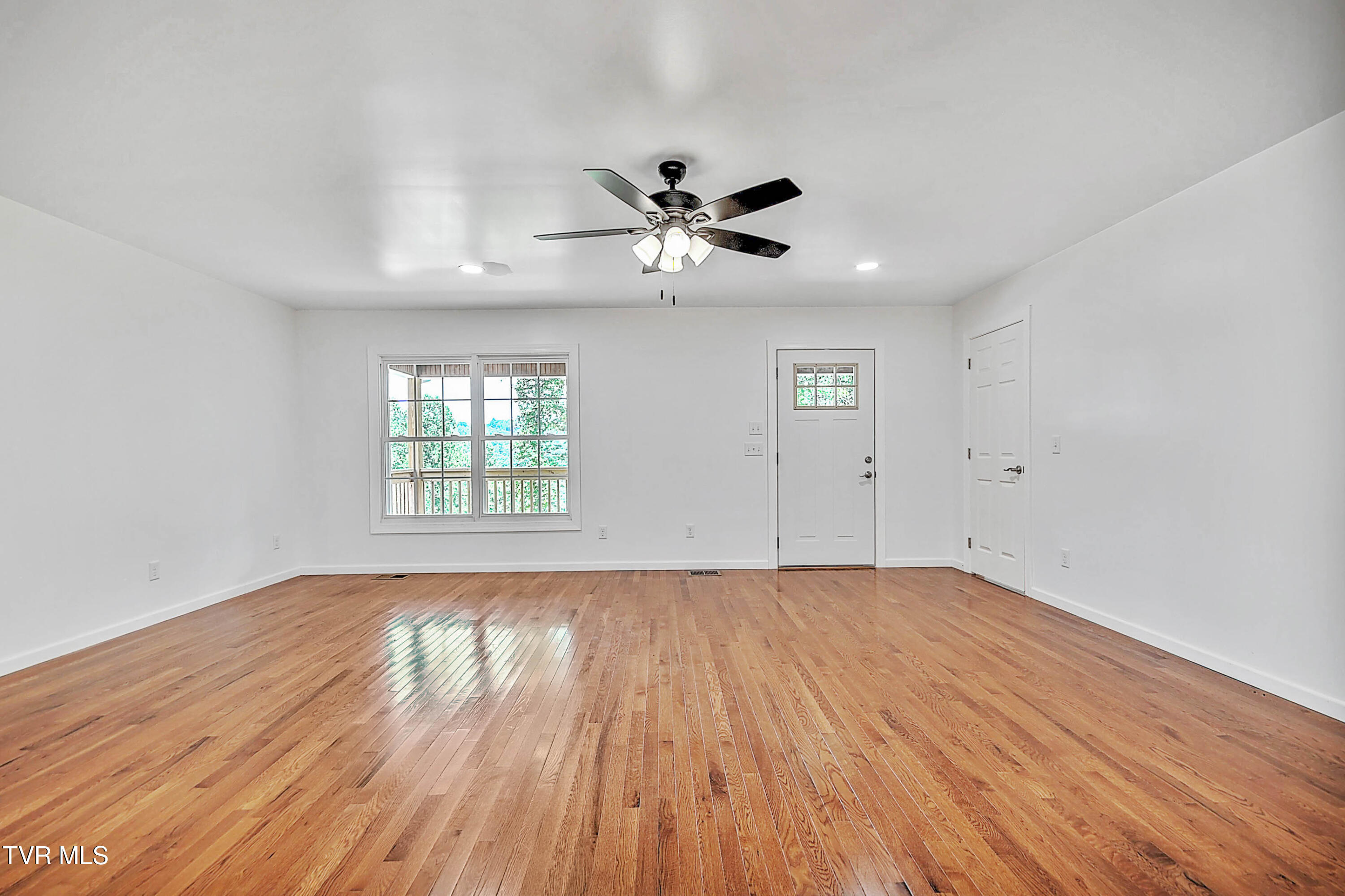 476 Norris Road Butler, TN 37640 - Photo 10 of 43 476 Norris DST-10