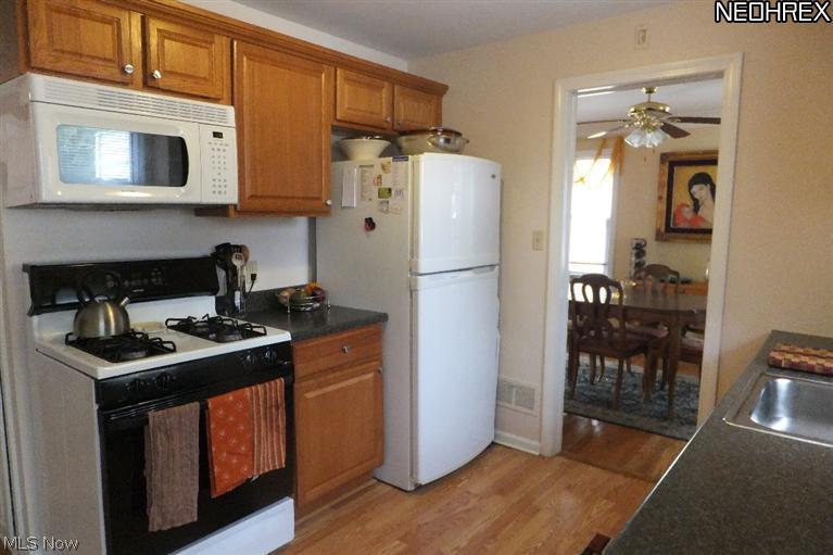 3533 Radcliffe Road Cleveland Heights, OH 44121 - Photo 7 of 12
