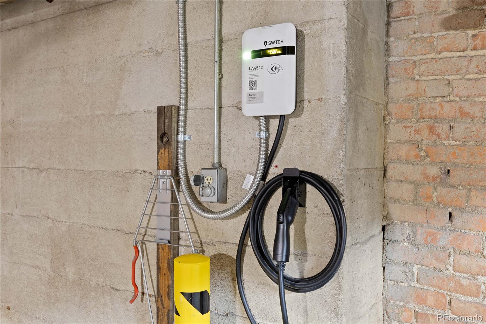 1616 14th Street, Unit 4A Denver, CO 80202 - Photo 33 of 43 a bathroom with a mirror and a mirror