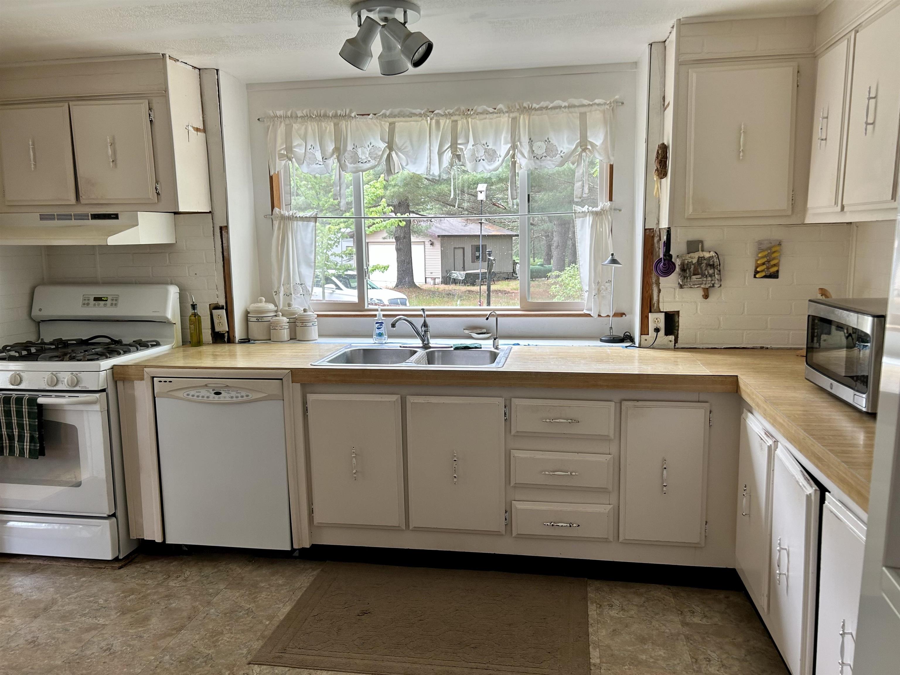 6488 Keffer Road Kingsley, MI 49649 - Photo 16 of 28