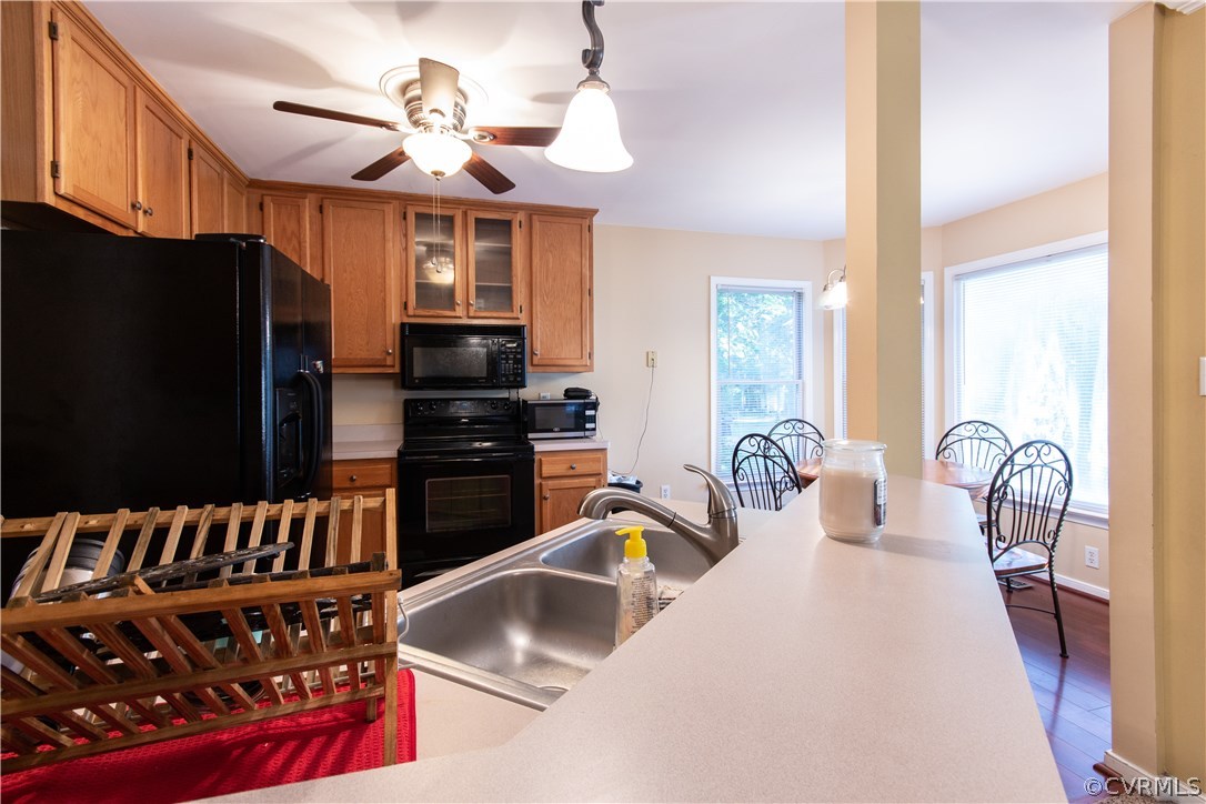 4908 Logswood Road Chesterfield, VA 23832 - Photo 8 of 19 CUSTOM DESIGNED OAK CABINETS