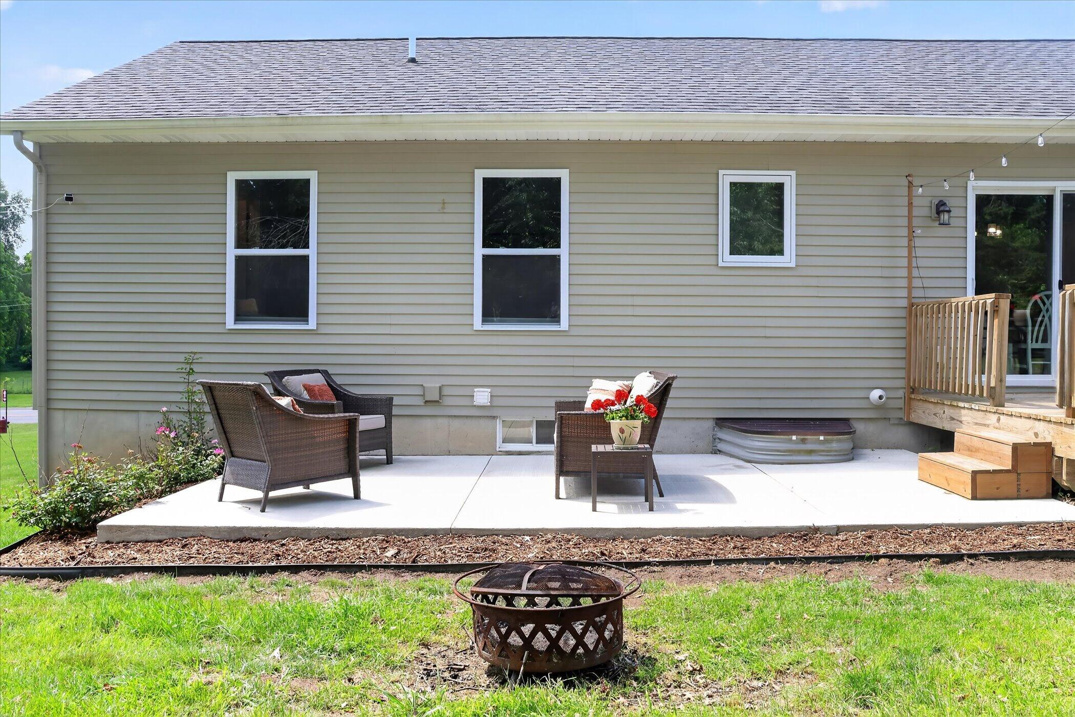 2747 4 Mile Road Northwest Grand Rapids, MI 49544 - Photo 39 of 48 Back Patio