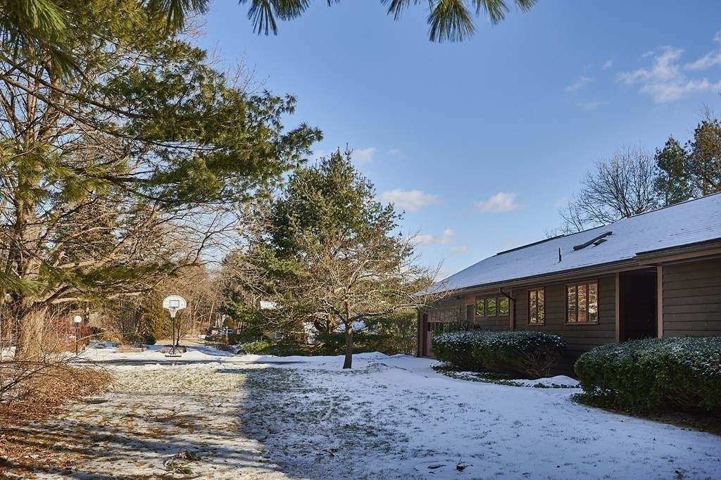 515 Station Road Amherst, MA 01002 - Photo 6 of 42