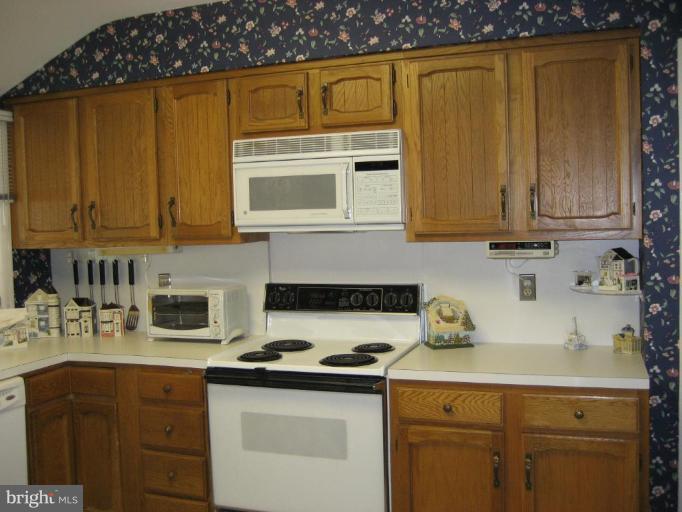 2329 Farringdon Road Baltimore, MD 21209 - Photo 11 of 12 Kitchen #2