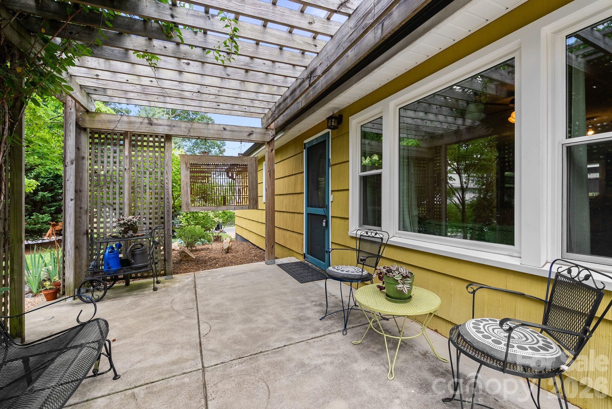 321 Sulphur Springs Road Asheville, NC 28806 - Photo 2 of 48