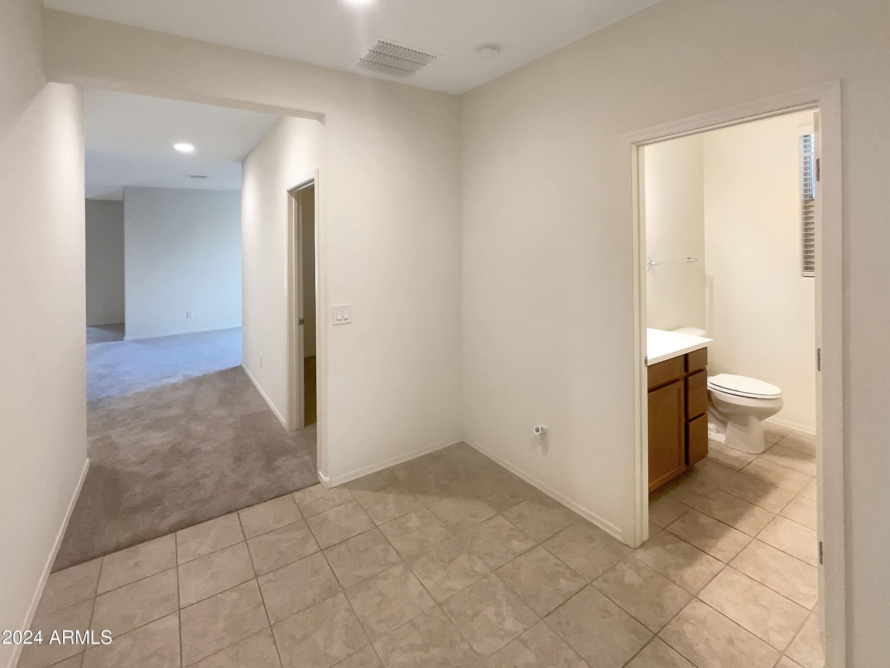 2771 West Apollo Road Phoenix, AZ 85041 - Photo 8 of 28 listing_7