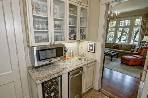 $2,895,000 | 4930 St Charles Avenue, New Orleans, LA 70115