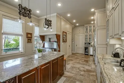 $2,895,000 | 4930 St Charles Avenue, New Orleans, LA 70115